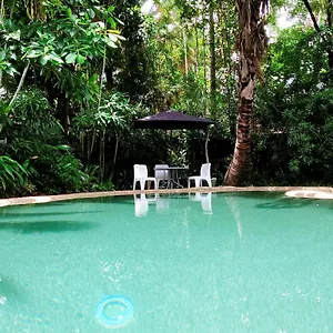 Hostel Travellers Paradise